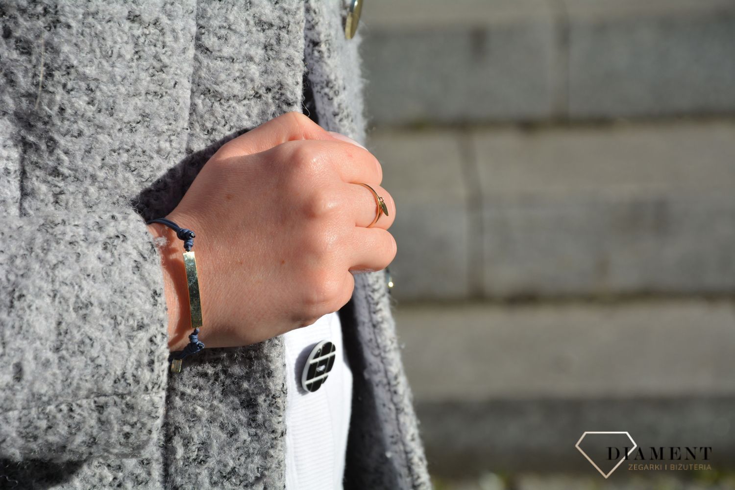 Bransoletka na granatowym sznureczku ze złotą blaszką BOZ141B 1.jpg